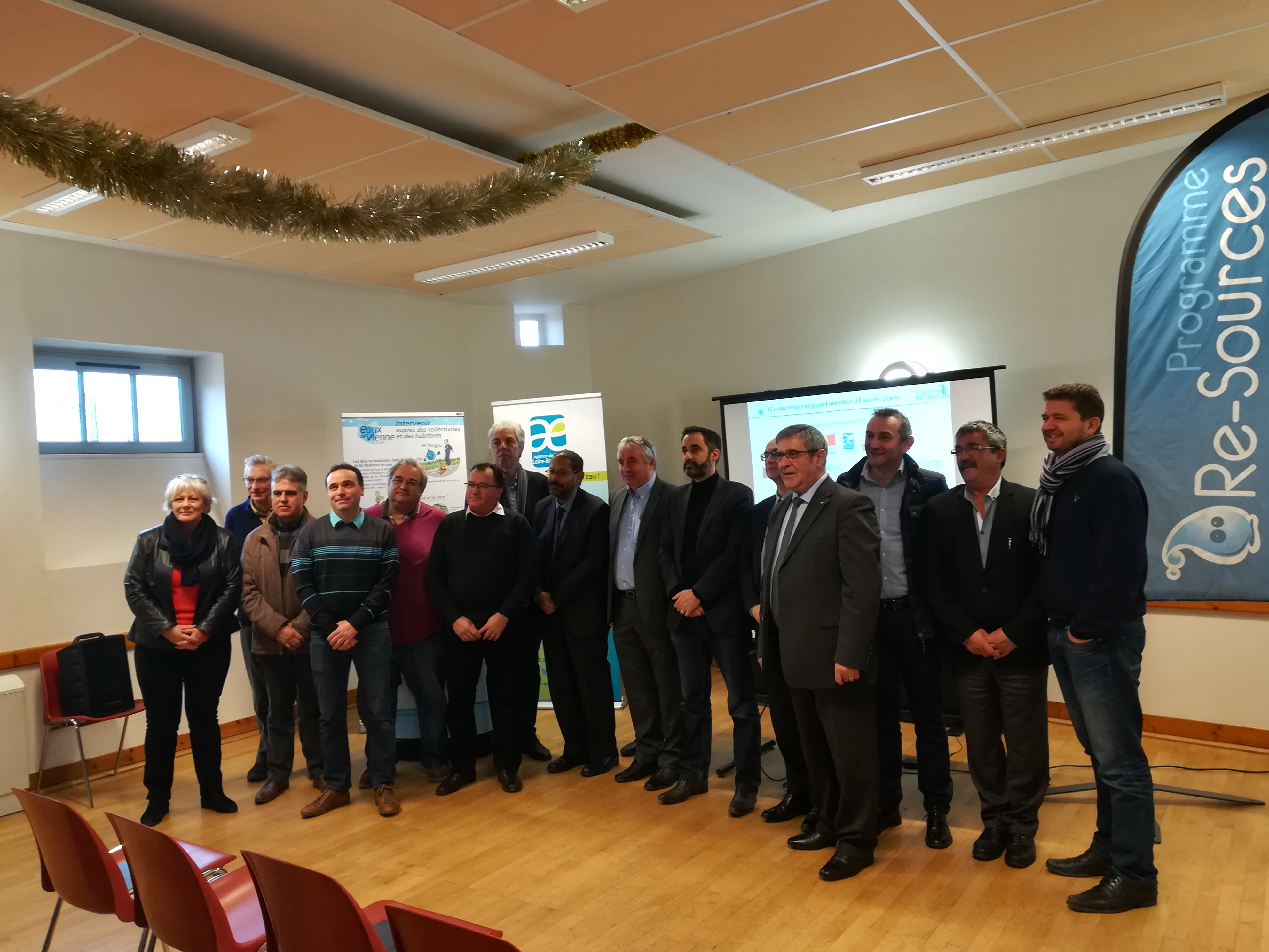 Captage de “ Choué-Brossac ” : Signature du Contrat Re-Sources Captage de “ Choué-Brossac ” : Signature du Contrat Re-Sources