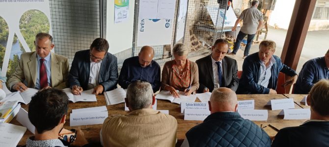 Signature du programme Re-Sources Arnoult-Lucérat 2022-2026