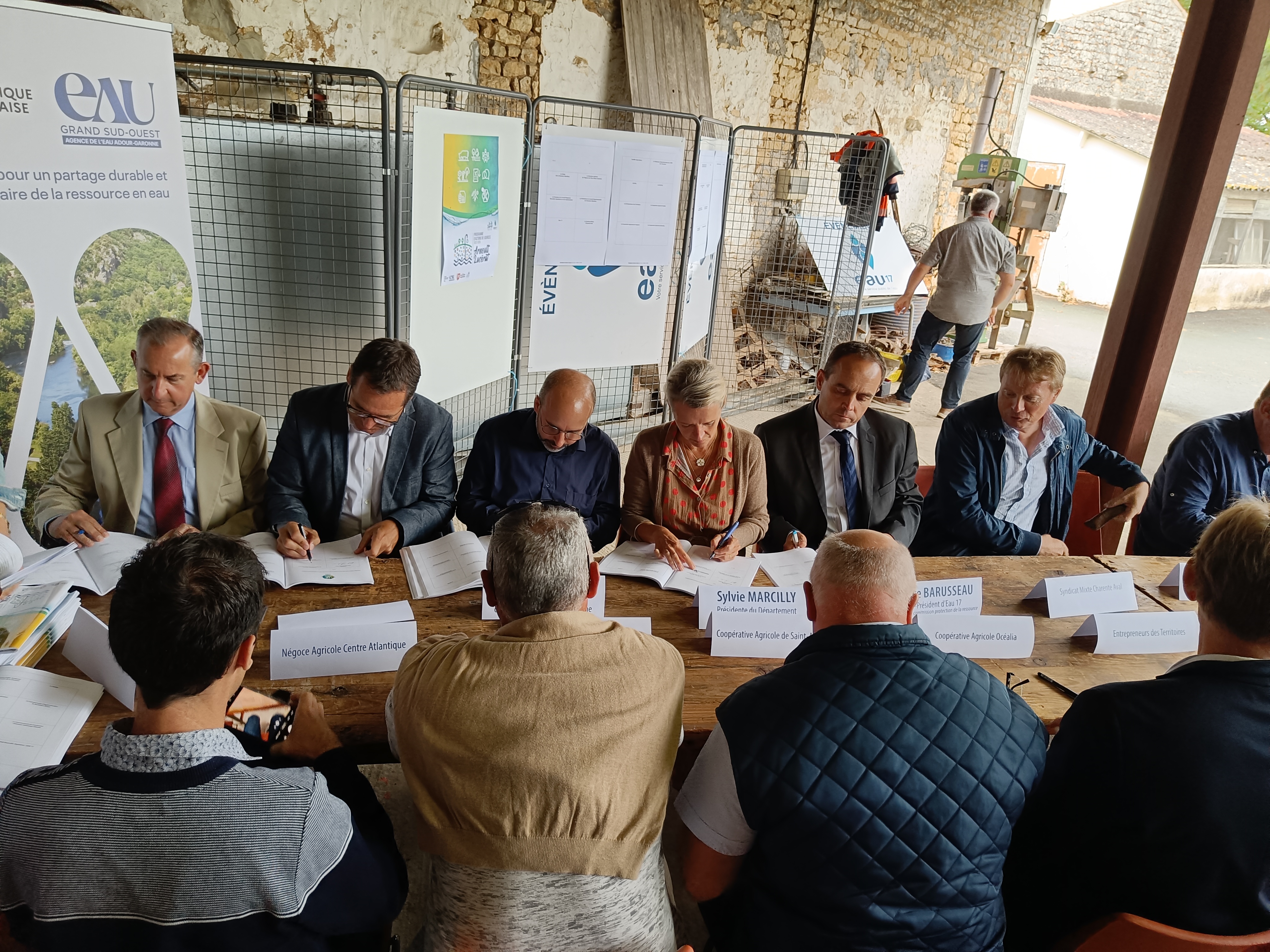 Signature du programme Re-Sources Arnoult-Lucérat 2022-2026 Signature du programme Re-Sources Arnoult-Lucérat 2022-2026