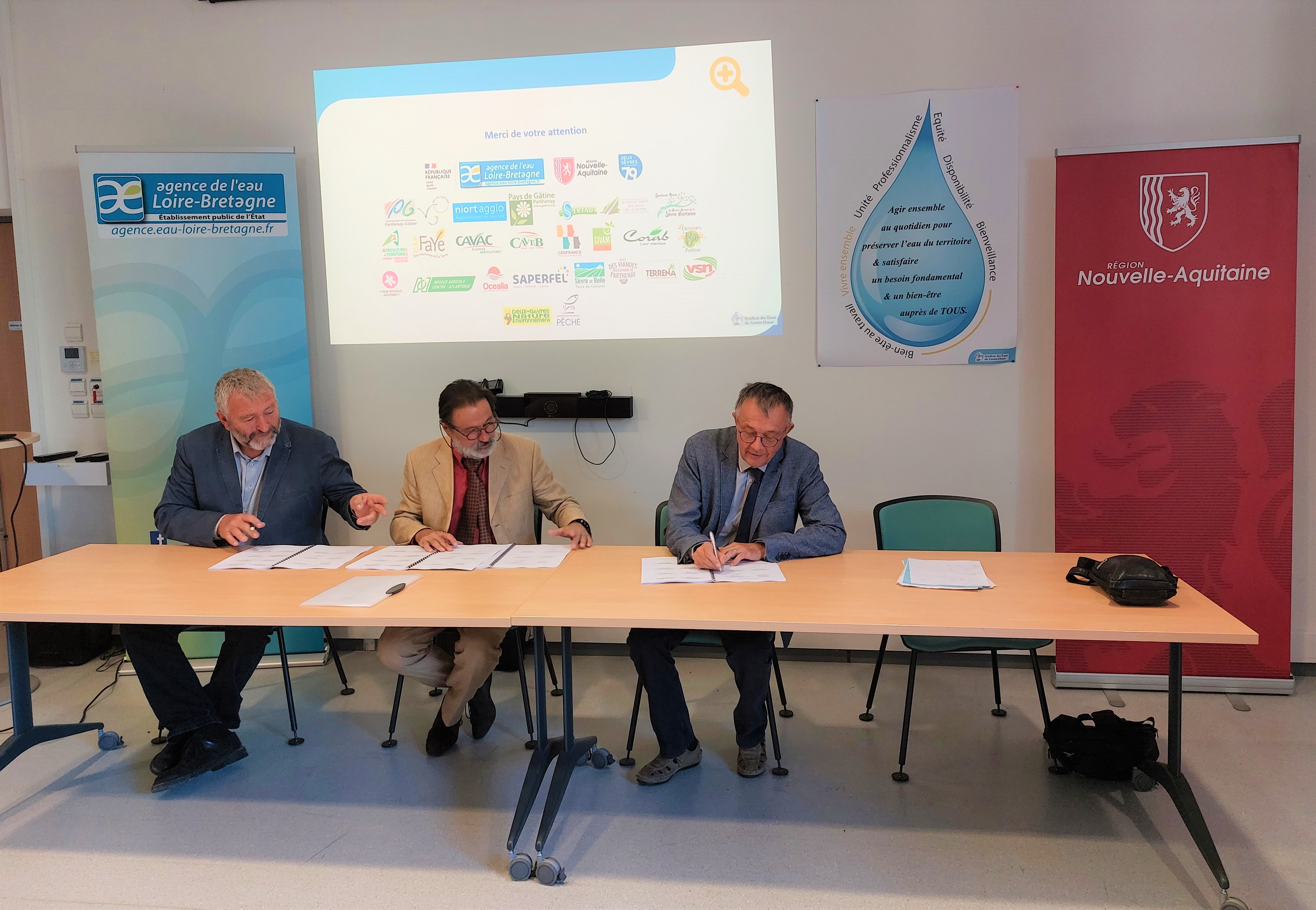 [Deux-Sèvres] Signature du contrat Re-Sources du Syndicat des eaux du Centre-Ouest